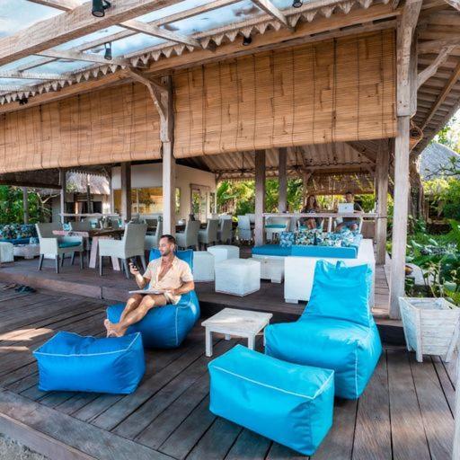 טג'אקולה Cili Emas Oceanside Resort מראה חיצוני תמונה